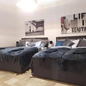Designer Apartment, 5 Min To Center Apartament