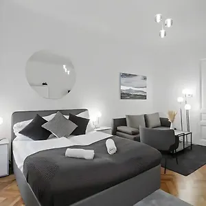 Apartment, Central, 2 Min To U1 Keplerplatz Apartament